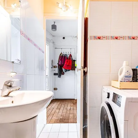 Apartament Guestready - Humble Abode Near Montmartre Basilica Paryż